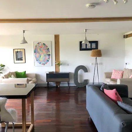 The Oak Barn Eco Tourism * Dun Leire